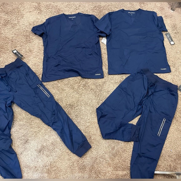 Uniform Advantage medical/dental scrubs size small NAVY - Picture 1 of 4